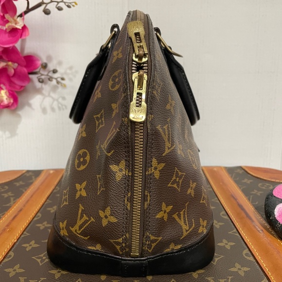 LOUIS VUITTON Alma handbag MM - Picture 3 of 13